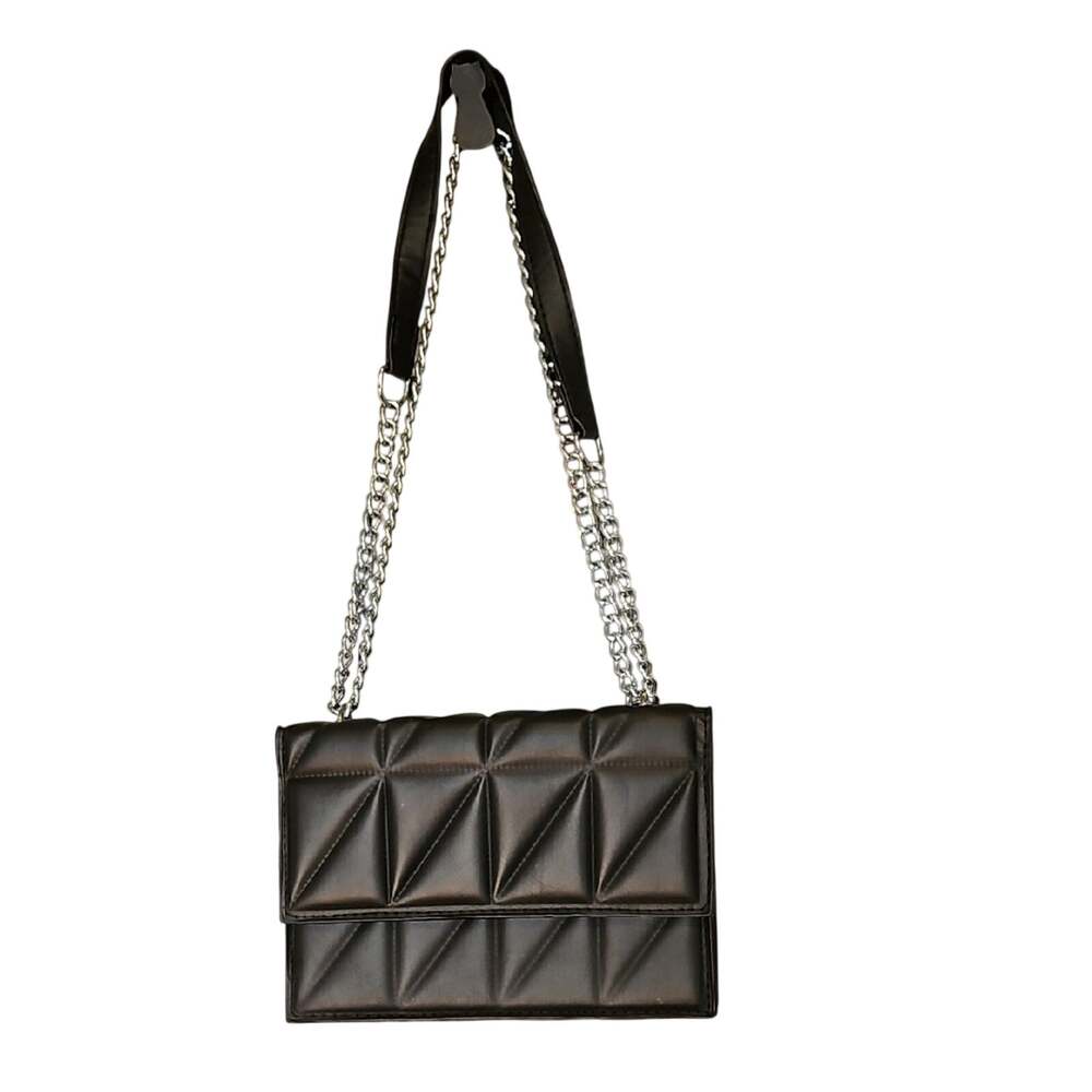 Elegant Black Quilted Shoulder Bag